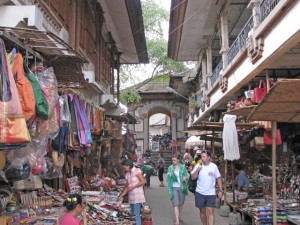 昼のパサール・ウブド